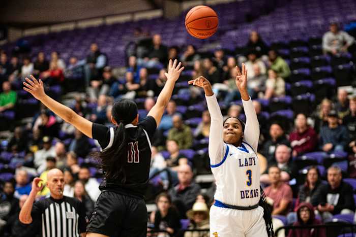 Jefferson Willamette 6A Oregon girls basketball quarterfinal 2024 Naji Saker-15